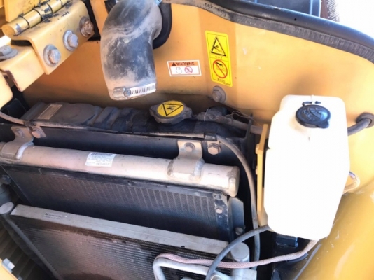 ขายรถแบคโฮ CAT 308CCR มีลายหัวกระแทก รถนอกนำเข้าเองจากญี่ปุ่น สภาพสวยพร้อมใช้งาน มีVDOการทำงานครับ