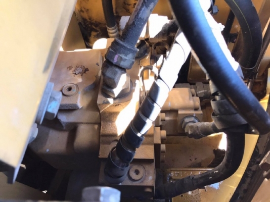 ขายรถแบคโฮ CAT 308CCR มีลายหัวกระแทก รถนอกนำเข้าเองจากญี่ปุ่น สภาพสวยพร้อมใช้งาน มีVDOการทำงานครับ