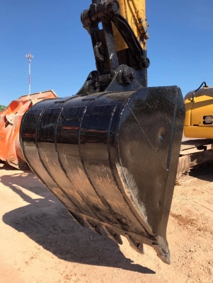 ขายรถแบคโฮ CAT 308CCR มีลายหัวกระแทก รถนอกนำเข้าเองจากญี่ปุ่น สภาพสวยพร้อมใช้งาน มีVDOการทำงานครับ