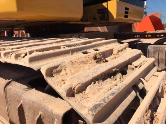 ขายรถแบคโฮ CAT 308CCR มีลายหัวกระแทก รถนอกนำเข้าเองจากญี่ปุ่น สภาพสวยพร้อมใช้งาน มีVDOการทำงานครับ