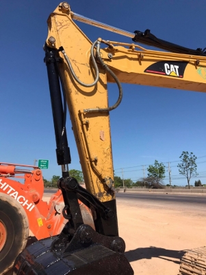 ขายรถแบคโฮ CAT 308CCR มีลายหัวกระแทก รถนอกนำเข้าเองจากญี่ปุ่น สภาพสวยพร้อมใช้งาน มีVDOการทำงานครับ