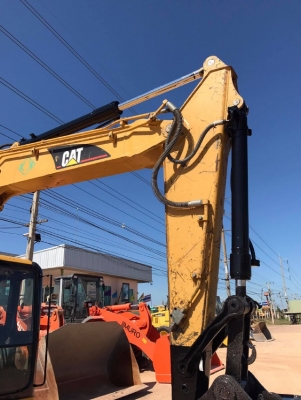 ขายรถแบคโฮ CAT 308CCR มีลายหัวกระแทก รถนอกนำเข้าเองจากญี่ปุ่น สภาพสวยพร้อมใช้งาน มีVDOการทำงานครับ