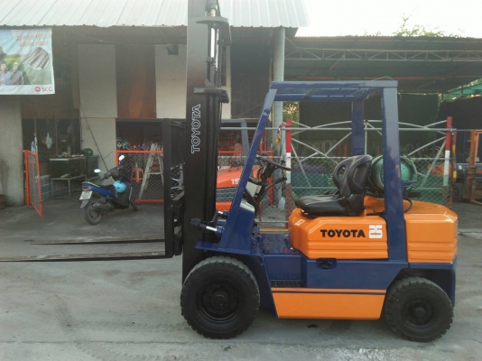 ขาย รถโฟรคลิฟท์ โตโยต้า รุ่น 5 เบนซิน ขาย รถโฟรคลิฟท์ โตโยต้า รุ่น 5 เบนซิน