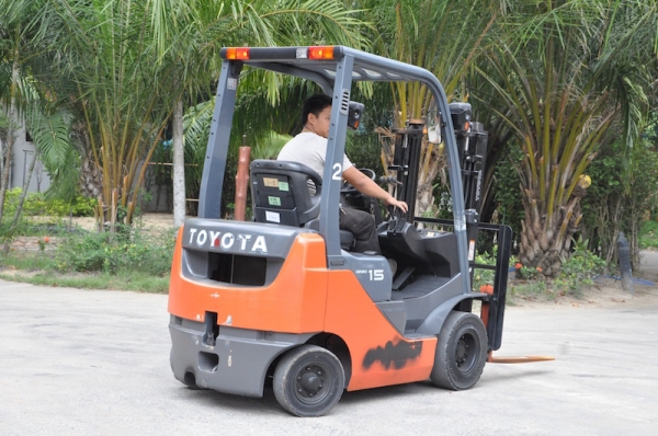 ขายFORKLIFT TOTOTA รุ่น8FG15รุ่นใหม่ล่าสุด เสาเข้าตู้ได้(1.5ตัน) สวยเดิมจากญี่ปุ่น ยังไม่เคยใช้ในไทย 185,000เท่านั้น!!