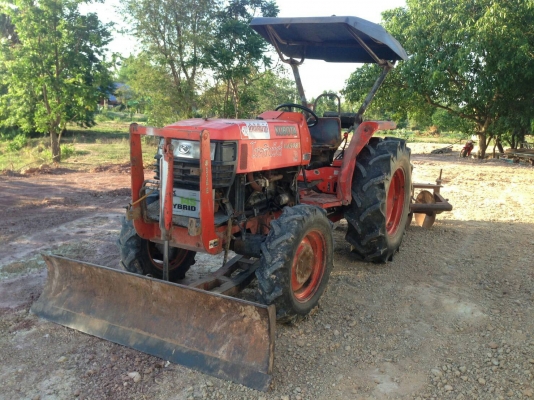 รถไถ 45 แรง DI  ปึ 53  ขายตามสภาพ  พร้อมลุยงาน อุปกร  2 ชิ้น  ราคาลดเหลือ  เบาฯฯ  200000  บาท    ดูรถ ที  จ. สุรินทร์   วันทูคอล 098 668-3479 dtac 094 283-9369 สิทธิ์ คับ