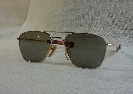 แว่นตาอเมริกันเสืออากาศ  ตัวจ่าฝูง!  &#039;นักบิน - ผู้ครองฟ้า&#039; ยุค &#039;80s  Vintage AO Skymaster Aviator handmade in USA  ตัวแท้!  จริงใจ-ไม่จิงโจ้!