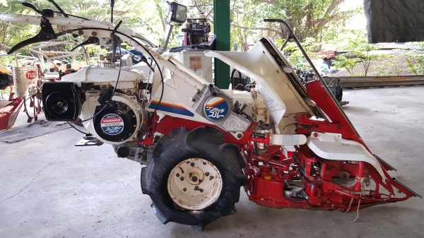 รถเกี่ยวข้าวดินตาม แบบมัดแถวเดี่ยว รหัสสินค้า D2 - 12 พร้อมใช้งานสอบถามได้ ต่อรองได้ขาย จัดไป