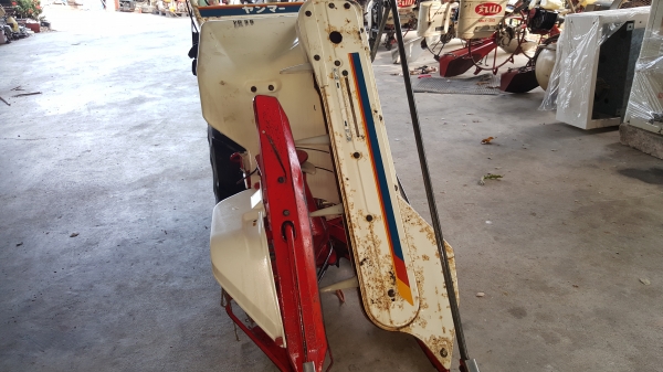 รถเกี่ยวข้าวดินตาม แบบมัดแถวเดี่ยว รหัสสินค้า D2 - 12 พร้อมใช้งานสอบถามได้ ต่อรองได้ขาย จัดไป รถเกี่ยวข้าวดินตาม แบบมัดแถวเดี่ยว รหัสสินค้า D2 - 12 พร้อมใช้งานสอบถามได้ ต่อรองได้ขาย จัดไป