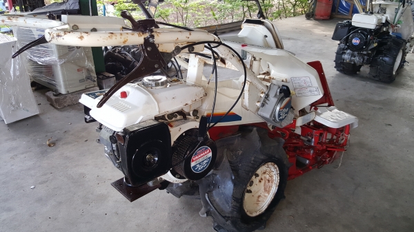 รถเกี่ยวข้าวดินตาม แบบมัดแถวเดี่ยว รหัสสินค้า D2 - 12 พร้อมใช้งานสอบถามได้ ต่อรองได้ขาย จัดไป รถเกี่ยวข้าวดินตาม แบบมัดแถวเดี่ยว รหัสสินค้า D2 - 12 พร้อมใช้งานสอบถามได้ ต่อรองได้ขาย จัดไป