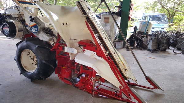 รถเกี่ยวข้าวดินตาม แบบมัดแถวเดี่ยว รหัสสินค้า D2 - 12 พร้อมใช้งานสอบถามได้ ต่อรองได้ขาย จัดไป รถเกี่ยวข้าวดินตาม แบบมัดแถวเดี่ยว รหัสสินค้า D2 - 12 พร้อมใช้งานสอบถามได้ ต่อรองได้ขาย จัดไป