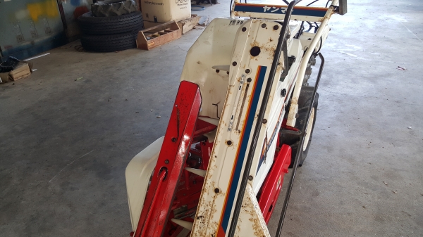 รถเกี่ยวข้าวดินตาม แบบมัดแถวเดี่ยว รหัสสินค้า D2 - 12 พร้อมใช้งานสอบถามได้ ต่อรองได้ขาย จัดไป รถเกี่ยวข้าวดินตาม แบบมัดแถวเดี่ยว รหัสสินค้า D2 - 12 พร้อมใช้งานสอบถามได้ ต่อรองได้ขาย จัดไป