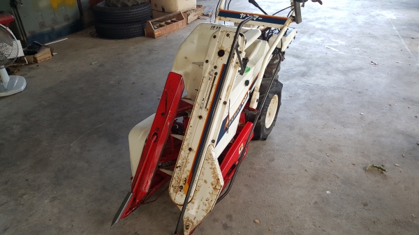 รถเกี่ยวข้าวดินตาม แบบมัดแถวเดี่ยว รหัสสินค้า D2 - 12 พร้อมใช้งานสอบถามได้ ต่อรองได้ขาย จัดไป รถเกี่ยวข้าวดินตาม แบบมัดแถวเดี่ยว รหัสสินค้า D2 - 12 พร้อมใช้งานสอบถามได้ ต่อรองได้ขาย จัดไป