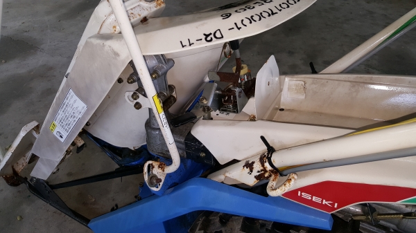 รถเกี่ยวข้าวดินตาม แบบมัด วางลาย รหัสสินค้า  D2 - 11 สอบถามได้