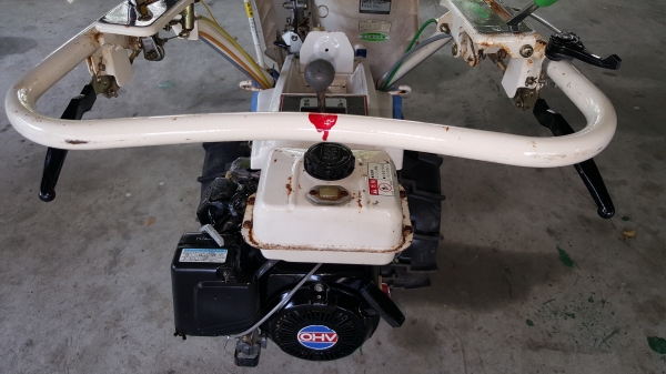 รถเกี่ยวข้าวดินตาม แบบมัด วางลาย รหัสสินค้า  D2 - 11 สอบถามได้