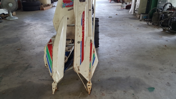 รถเกี่ยวข้าวดินตาม แบบมัด วางลาย รหัสสินค้า  D2 - 11 สอบถามได้