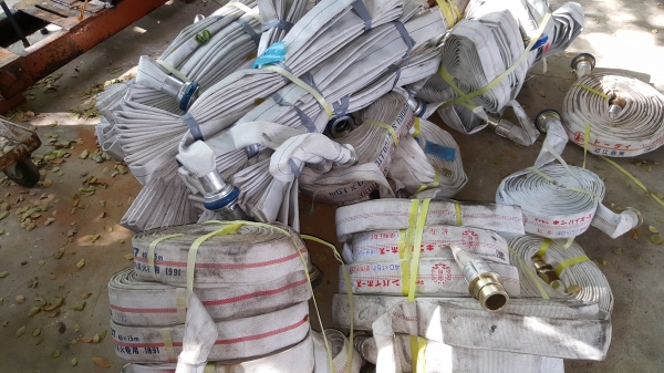 สายดับเพลิง ของใหม่ เก่าญี่ปุ่น ราคา 1300 บาท 1.5 นิ้ว ยาว 15 เมตร