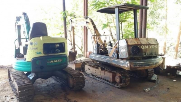 ขาย 195,000 KOMATSU pc30-5  เครื่องดี ปั้มดี เอวแน่น ช่วงล่างสวย รถสวยพร้อมใช้ สภาพเก่านอก  รถอยู่ จ.จันทบุรี  โทร&amp;ไอดีไลน์ 0610710295