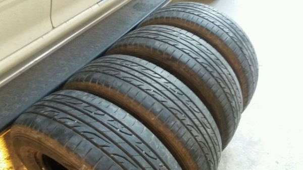 ขายยาง Dunlop 175 70 13 ปี 14