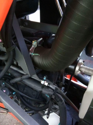 รถไถคูโบต้า L3608SP (4wd) รถเกรดเอ!!  ไม่ตกแต่งสี  สีเดิม100\% #สวยเหมือนได้รถใหม่  ใช้งานน้อยเพียงแค่ 171ชม. #พร้อมใช้งานทุกระบบ เล่มพร้อม พร้อมอุปกรณ์ ดันหน้า ตราช้าง +หางตัดหญ้า