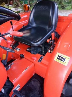 รถไถคูโบต้า L3608SP (4wd) รถเกรดเอ!!  ไม่ตกแต่งสี  สีเดิม100\% #สวยเหมือนได้รถใหม่  ใช้งานน้อยเพียงแค่ 171ชม. #พร้อมใช้งานทุกระบบ เล่มพร้อม พร้อมอุปกรณ์ ดันหน้า ตราช้าง +หางตัดหญ้า