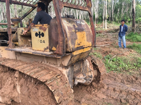 ขายรถแทรคเตอร์ KOMATSU D50A-15 ห้องเลี้ยวน้ำมัน ราคา 420000