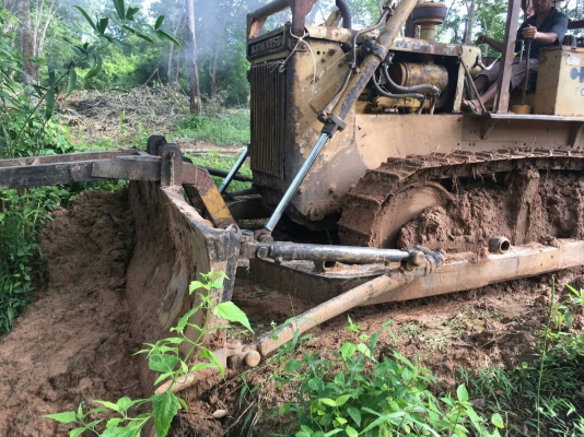 ขายรถแทรคเตอร์ KOMATSU D50A-15 ห้องเลี้ยวน้ำมัน ราคา 420000