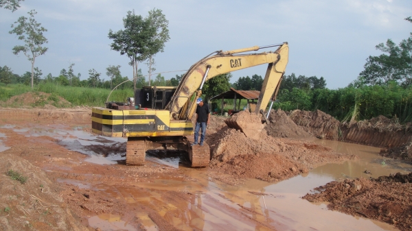 ขาย CAT E 200 B ขาย CAT E 200 B