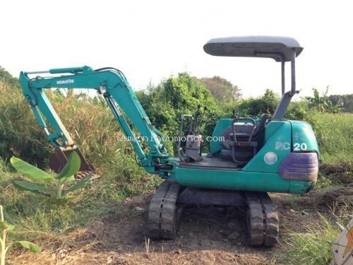 รถขุดเล็ก KOMATSU รุ่น PC20-7 มีใบมีดดัน รถพร้อมทำงาน รหัสสินค้า80802417 ติดต่อ081-8283376 www.nihonmono.com