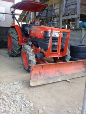 รถไถ 45 แรง DI  ปึ 53  ซ.ม 1900 นิดฯฯ เครื่องแห้งดี  พร้อมลุยงาน อุปกร  3 ชิ้น  ราคา  เบาฯฯ  300000 บาท    ดูรถ ที อ.คำเขื่อนแก้ว จ.ยโสธร    วันทูคอล 098 668-3479 dtac 094 283-9369 สิทธิ์ คับ