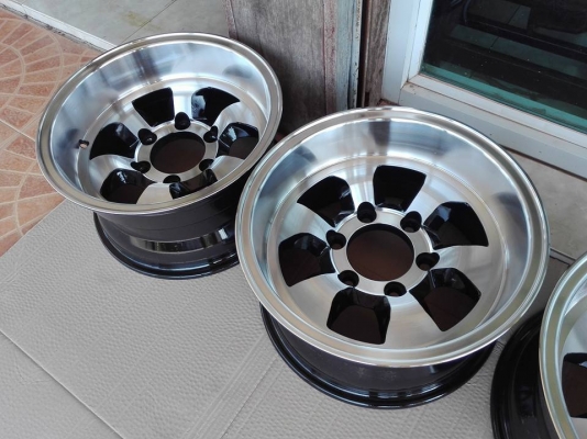 ล้อ15*8 et-17 6/139.7 ราคา8500 ล้อหนาสวยไม่มีตำหนิ โทร096-2085202 ครับ ล้อ15*8 et-17 6/139.7 ราคา8500 ล้อหนาสวยไม่มีตำหนิ โทร096-2085202 ครับ