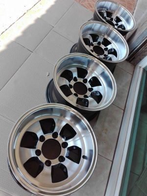 ล้อ15*8 et-17 6/139.7 ราคา8500 ล้อหนาสวยไม่มีตำหนิ โทร096-2085202 ครับ ล้อ15*8 et-17 6/139.7 ราคา8500 ล้อหนาสวยไม่มีตำหนิ โทร096-2085202 ครับ
