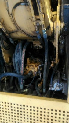 ขาย Cat. 312 V1  ไฟฟ้าครบ ช่วงล่างใหม่ เครื่องเดิม. ปั้มเดิม รถสวย แอร์เย็น สนใจติดต่อได้ที่ 0802719535 คุณเบียร์