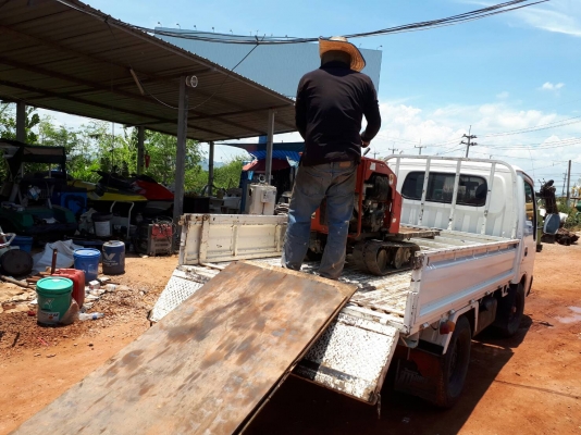 ขอบคุณลูกค้าจากเชียงใหม่ครับ มาอุดหนุน รถบบรรทุก ตีนตะขาบของเรา ช่วงสงกรานต์ ขอบคุณลูกค้าจากเชียงใหม่ครับ มาอุดหนุน รถบบรรทุก ตีนตะขาบของเรา ช่วงสงกรานต์