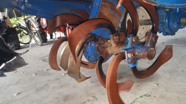 รถพรวนดิน 5.5 แรง  ใบตีเดินสวย พร้อมใช้งาน