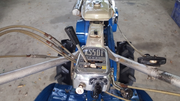 รถพรวนดิน 5.5 แรง  ใบตีเดินสวย พร้อมใช้งาน