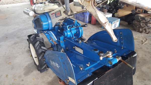 รถพรวนดิน 5.5 แรง  ใบตีเดินสวย พร้อมใช้งาน