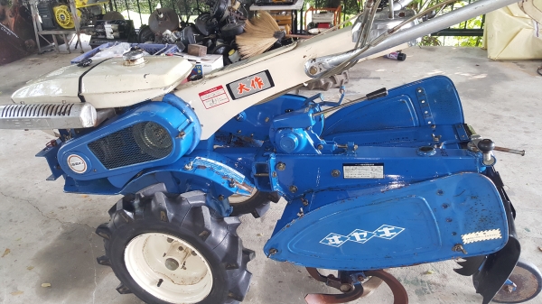 รถพรวนดิน 5.5 แรง  ใบตีเดินสวย พร้อมใช้งาน