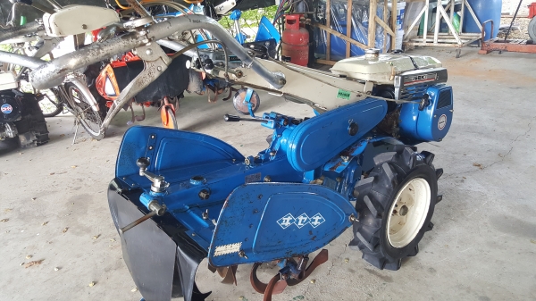 รถพรวนดิน 5.5 แรง  ใบตีเดินสวย พร้อมใช้งาน