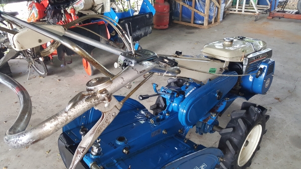 รถพรวนดิน 5.5 แรง  ใบตีเดินสวย พร้อมใช้งาน