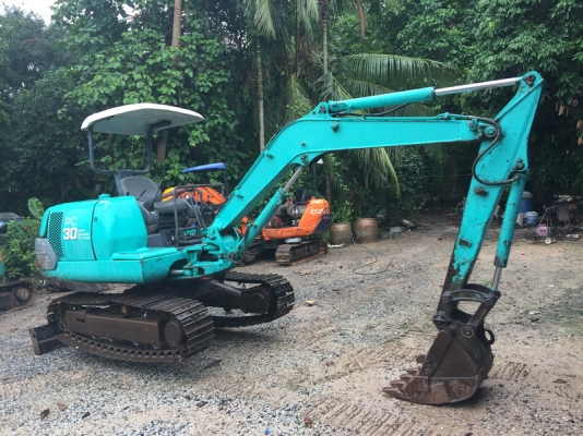 ขายรถขุดเล็ก komatsu pc30-7 สภาพเดิมๆพร้อมใช้