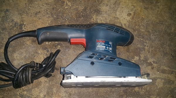 เครื่องขัดกระดาษทรายแบบสั่น bosch gss 230 แท้(ขอบคุณพี่สุริยา จากกรุงเทพ) เครื่องขัดกระดาษทรายแบบสั่น bosch gss 230 แท้(ขอบคุณพี่สุริยา จากกรุงเทพ)