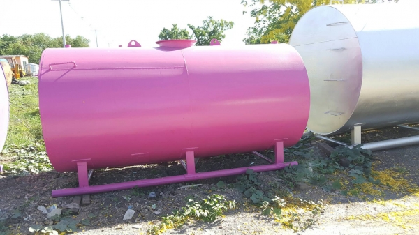 ถังน้ำมัน 5000 ลิตรหนา 6 มิลสีสวยๆหวานๆมีสองใบให้เลือก