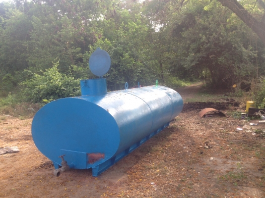 ขายด่วน ถังน้ำ6000ลิตร  มีขาตั้งยึดกับ รถ6ล้อ พอดี ไม่เป้นสนิม ลงสี นอกใน  ขายเพียง 35000