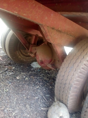 ขายเทเลอร์พ่วง ติดรถไถ   สภาพพร้อมใช้งาน  ราคา 45000 บาท   ต่อทีเบอร์ 098 668-3479 -094 283-9369 คุณ สิทธิ์