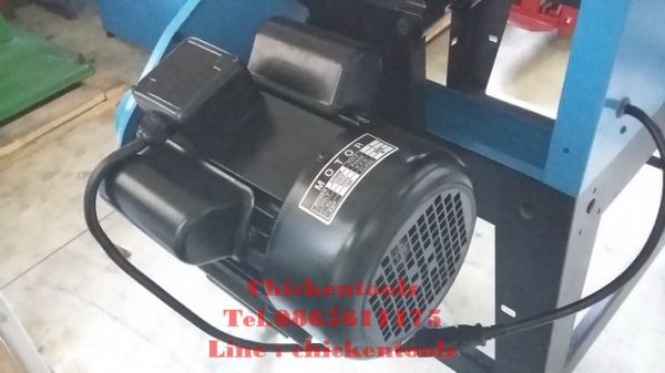 โต๊ะเลื่อยวงเดือน งานดีแข็งแรงมาก เป็นเหล็กทั้งตัว น้ำหนัก 100 กว่ากิโล มอเตอร์ 2 แรง ปรับใบขึ้น - ลง และปรับองศาใบได้ มีรั้วทำจากอลูมิเนียม เที่ยงตรง งานคุณภาพดีกว่าแบรนด์ดังในท้องตลาด มีมา 2 ขนาด ขนาด ใบตัด 10 และ 12 นิ้ว