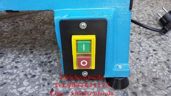 เครื่องกลึงไม้ งานแข็งแรง เป็นเหล็กทั้งตัวไม่ใช่เหล็กกล่องก็องแก็ง แบบที่ขาย ๆ กันในท้องตลาด มอเตอร์ 370 W กลึงชิ้นงานได้ยาวสุด 18 นิ้ว ปรับความเร็วรอบได้ตั้งแต่ 500 - 3200 รอบ ราคา 9000 บาท มารับเองนะครับ และส่งได้ตามตกลงครับ เครื่องกลึงไม้ งานแข็งแรง เป็นเหล็กทั้งตัวไม่ใช่เหล็กกล่องก็องแก็ง แบบที่ขาย ๆ กันในท้องตลาด มอเตอร์ 370 W กลึงชิ้นงานได้ยาวสุด 18 นิ้ว ปรับความเร็วรอบได้ตั้งแต่ 500 - 3200 รอบ ราคา 9000 บาท มารับเองนะครับ และส่งได้ตามตกลงครับ