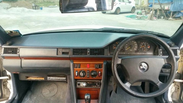 Benz 300E ปี97 เกียร์ออโต้ แก๊สหัวฉีด