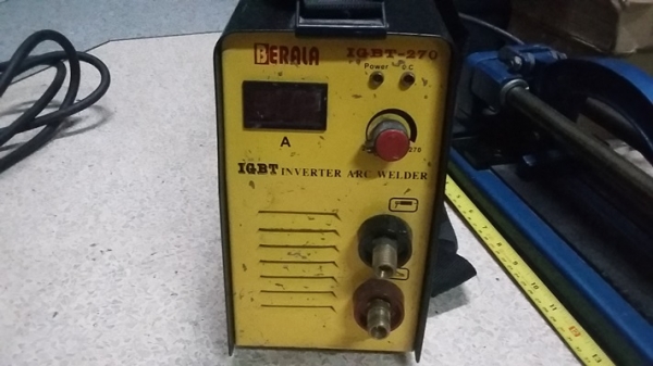 ตู้เชื่อม inverter BERALA IGBT-270 สภาพสวยมากพร้อมใช้งาน รุ่นนี้พิเศษ มีสายสะพายบ่าด้วยครับ ราคา 1900 บาทรวมส่งครับ ตู้เชื่อม inverter BERALA IGBT-270 สภาพสวยมากพร้อมใช้งาน รุ่นนี้พิเศษ มีสายสะพายบ่าด้วยครับ ราคา 1900 บาทรวมส่งครับ