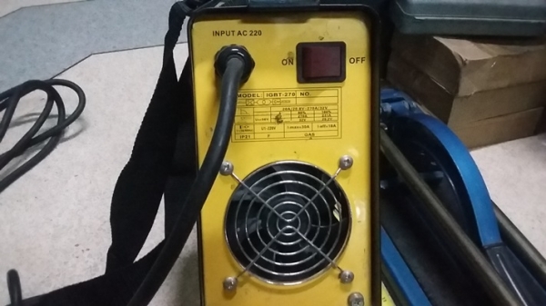 ตู้เชื่อม inverter BERALA IGBT-270 สภาพสวยมากพร้อมใช้งาน รุ่นนี้พิเศษ มีสายสะพายบ่าด้วยครับ ราคา 1900 บาทรวมส่งครับ ตู้เชื่อม inverter BERALA IGBT-270 สภาพสวยมากพร้อมใช้งาน รุ่นนี้พิเศษ มีสายสะพายบ่าด้วยครับ ราคา 1900 บาทรวมส่งครับ