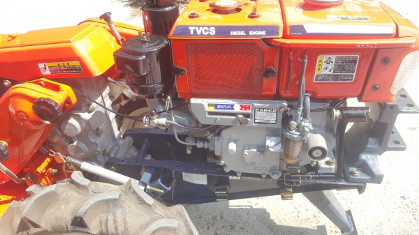 รถพรวนดิน ดีเชล สวยๆๆ  8 เกียร์เดินหน้า ถอยหลัง 4 เกียร์ พร้อมใช้